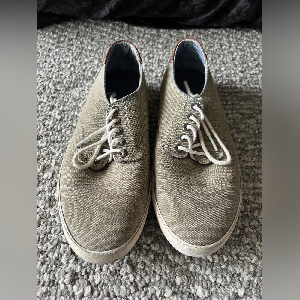 Men’s Penguin canvas sneaker